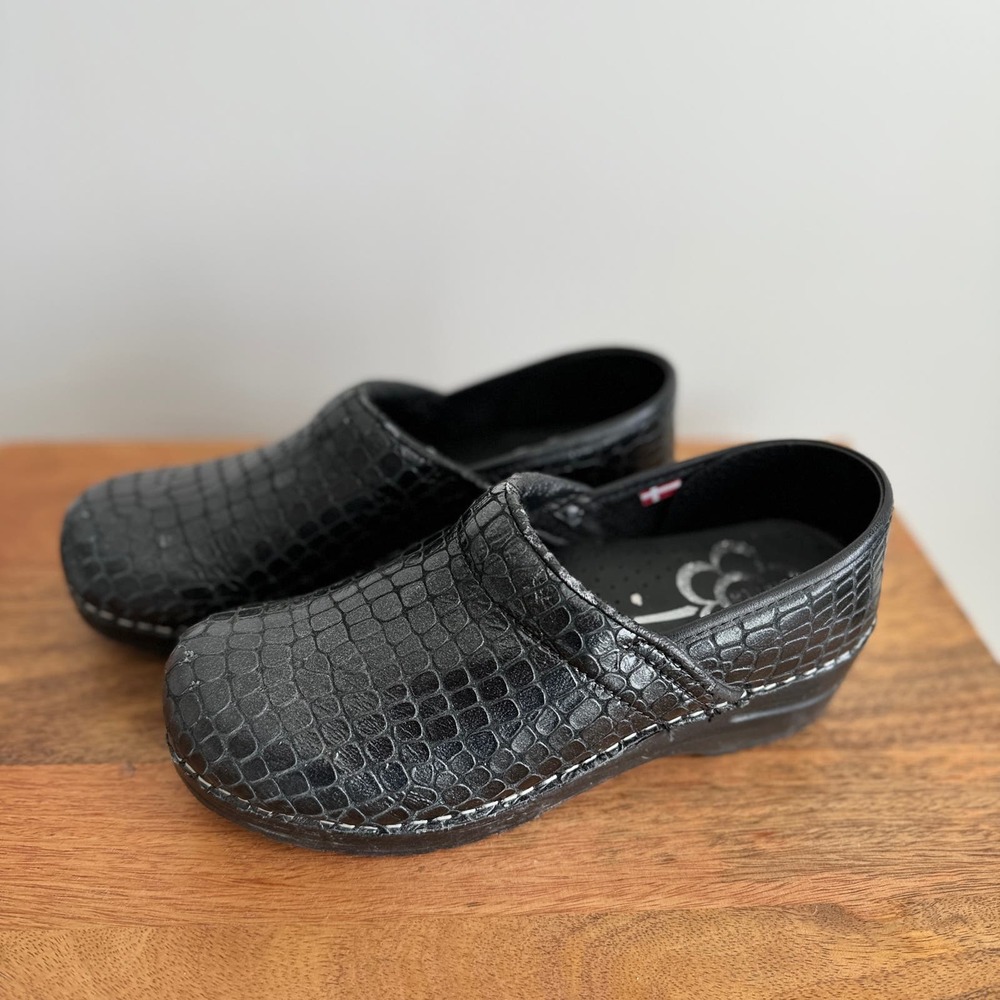 Sanita Black Clog Size 38 (6.5-7)